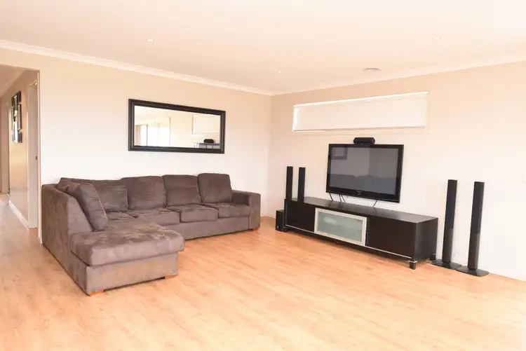 Fifth view of Homely house listing, 7 Warwick Way, Drouin VIC 3818