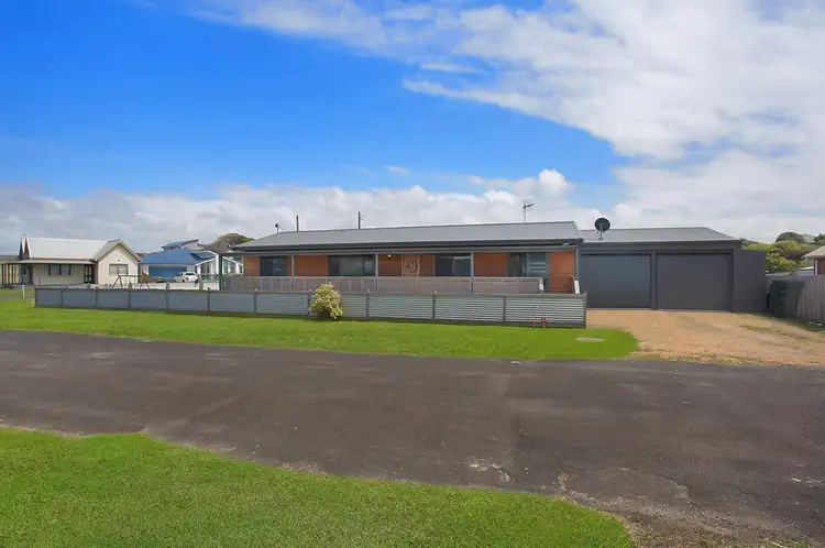 6 Jehu St, Port Fairy VIC 3284