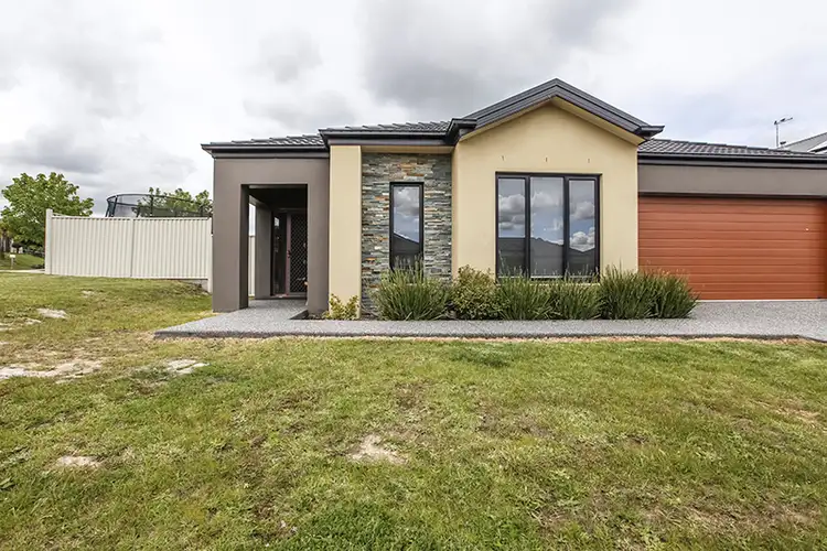 11 Ben Cairn Mews, Pakenham VIC 3810