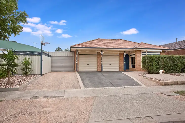 13 Lauricella Place, Caroline Springs VIC 3023