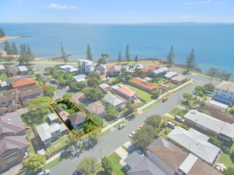 12 Murphy St, Scarborough QLD 4020