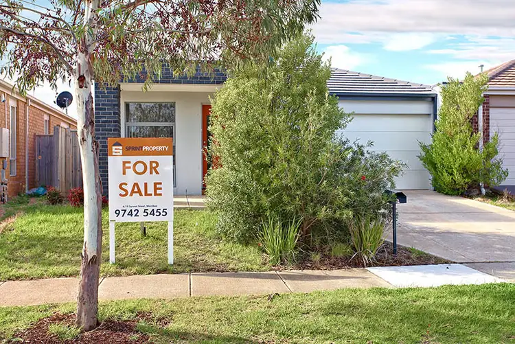 34 Sinclair Cres, Tarneit VIC 3029