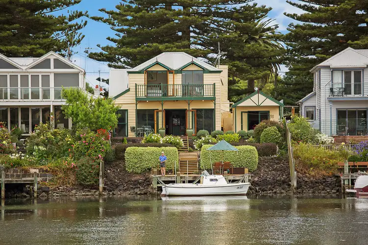 65 Gipps Street, Port Fairy VIC 3284