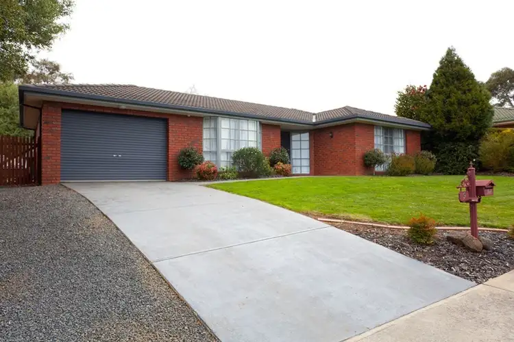 9 Outlook Drive, Drouin VIC 3818