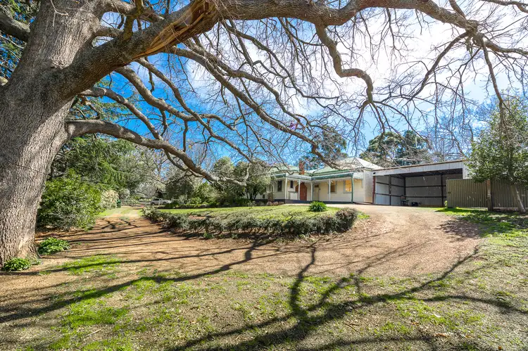 136 Main Street, Romsey VIC 3434