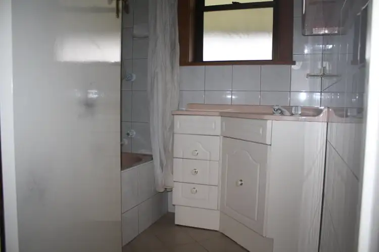 Sixth view of Homely house listing, 11 Oolna Street, Mount Gambier SA 5290