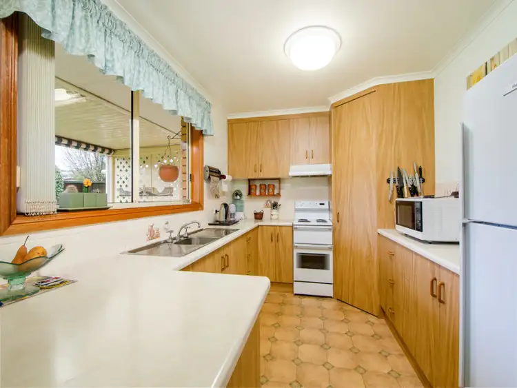 Third view of Homely house listing, 5 Mosswood Close, Mount Gambier SA 5290