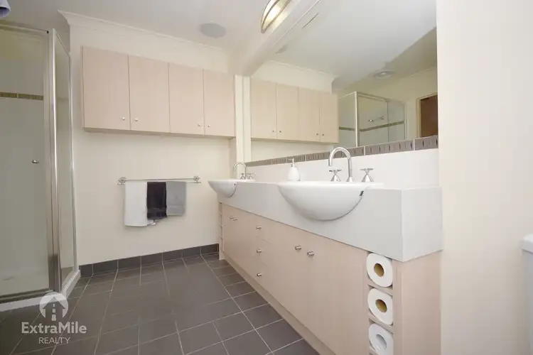 Sixth view of Homely house listing, 2 Leicester Court, Alfredton VIC 3350