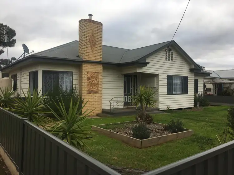 32 TARNAGULLA ROAD, Inglewood VIC 3517