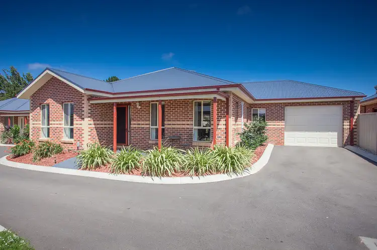 6/3 Regan Drive, Romsey VIC 3434