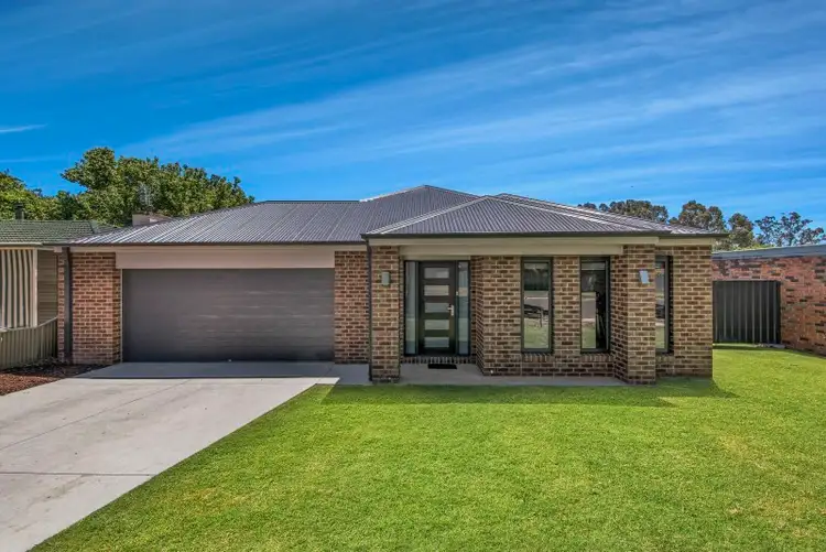 Main view of Homely house listing, 2 Longmore Street, Kangaroo Flat VIC 3555