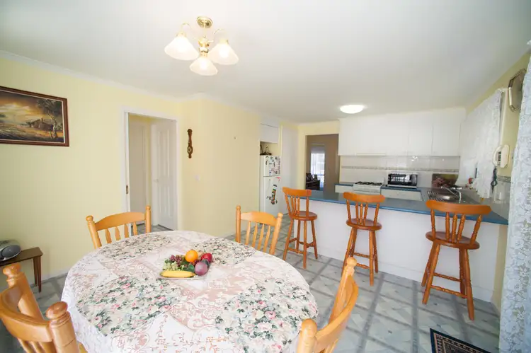 Fifth view of Homely townhouse listing, 10 Rees Close, Drouin VIC 3818