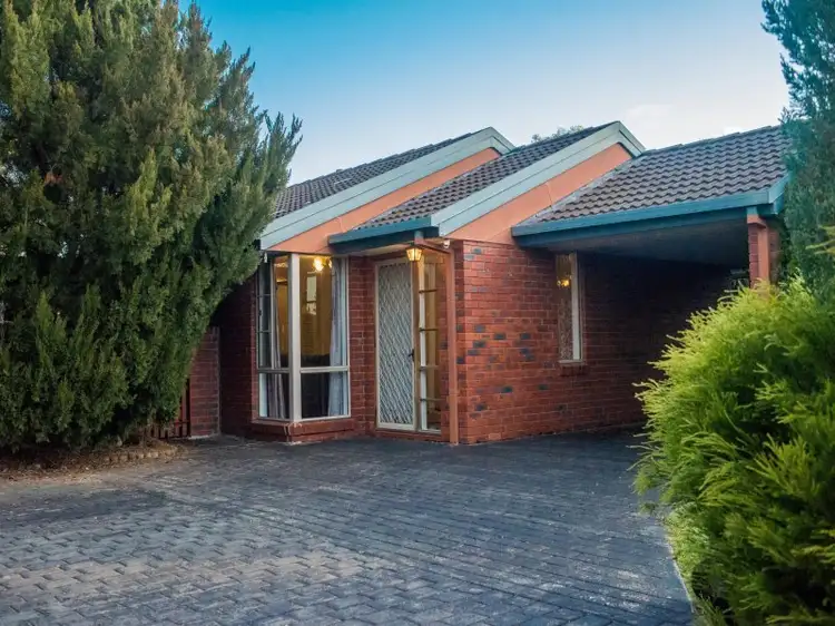 9 Phillip Street, Rochester VIC 3561