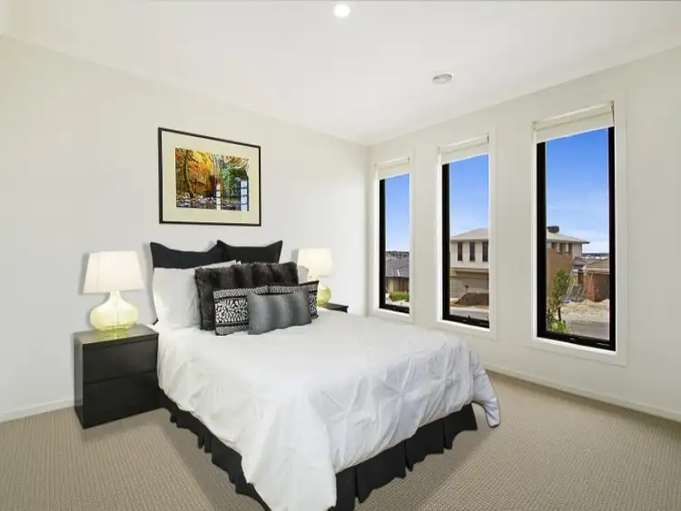 7 Belmont Crescent, Pakenham VIC 3810