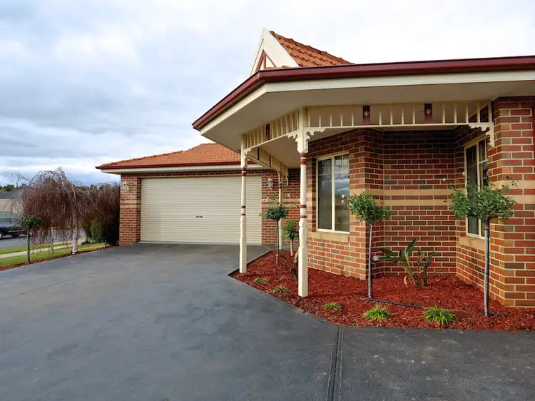 Second view of Homely house listing, 8 Cambridge Drive, Mansfield VIC 3722