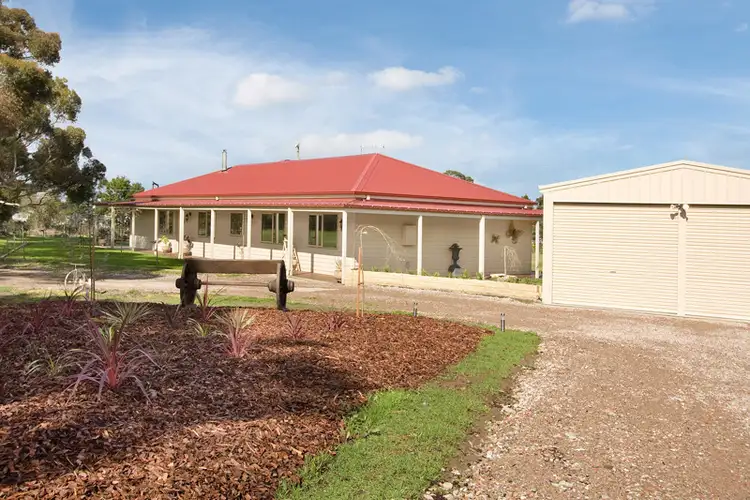 38a Pinehill Drive, Pakenham VIC 3810