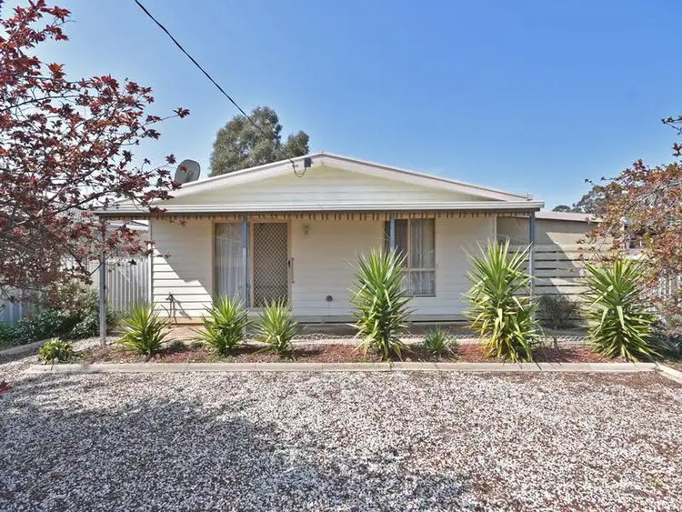 27 Thomas Street, Kangaroo Flat VIC 3555