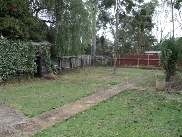 Sixth view of Homely house listing, 2 Roscoe Avenue, Hamilton VIC 3300