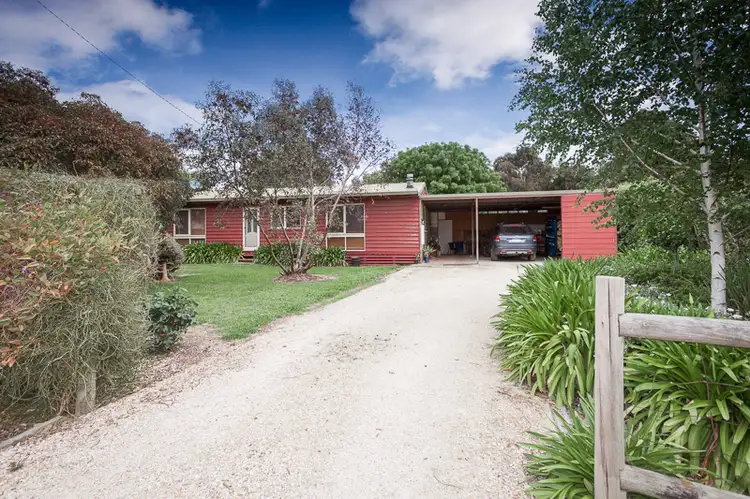 2 Redwood Court, Romsey VIC 3434