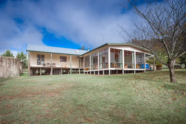 240 Malones Road, Nulla Vale VIC 3435