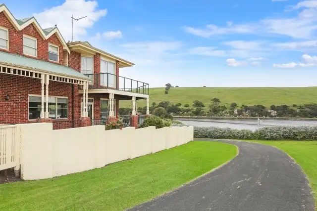 Sixth view of Homely house listing, 10 Dunvegan Court, Warrnambool VIC 3280