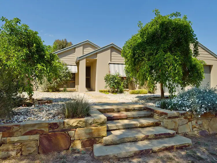 10 Maltby Drive, Castlemaine VIC 3450