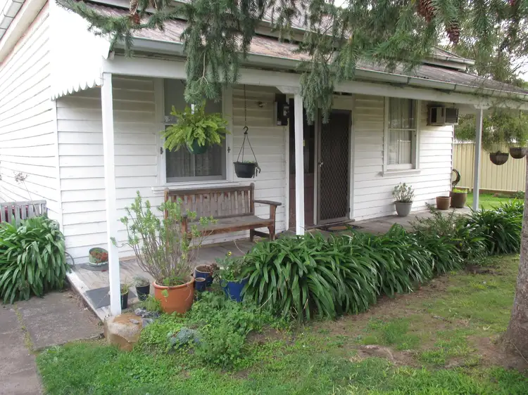 12 Garton Street, Hamilton VIC 3300