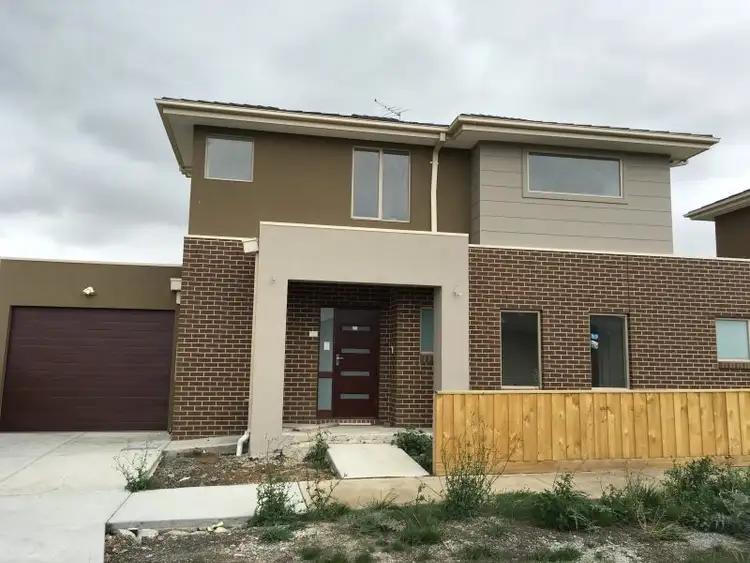 Main view of Homely townhouse listing, 2/22 De Rossie Blvd, Wollert VIC 3750