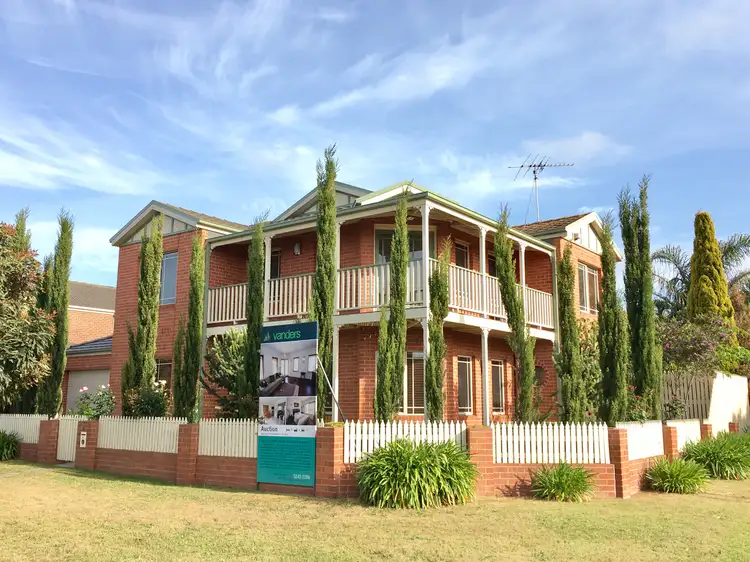 9 Norfolk Blvd, Torquay VIC 3228