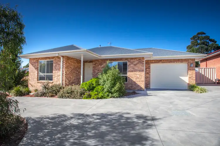 16/97B Barry Street, Romsey VIC 3434
