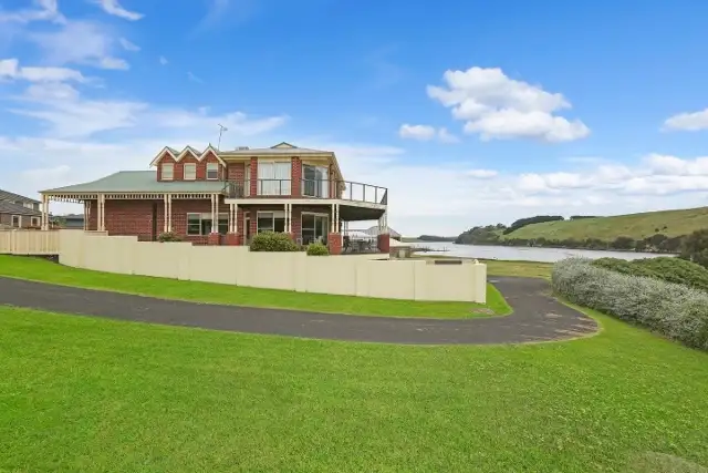 Fifth view of Homely house listing, 10 Dunvegan Court, Warrnambool VIC 3280