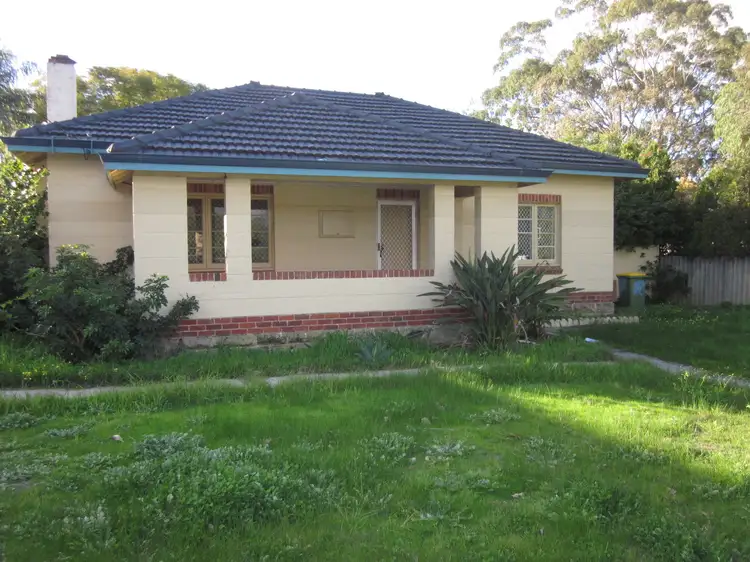 16 Isabella, Manning WA 6152