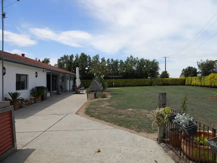 Seventh view of Homely house listing, 3 Romano Court, Drouin VIC 3818