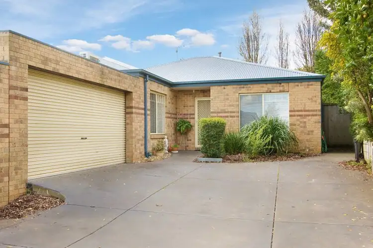 Main view of Homely unit listing, 2/7 Lampard Road, Drouin VIC 3818