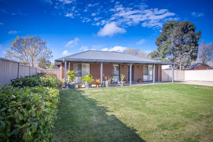 49 Metcalfe Drive, Romsey VIC 3434