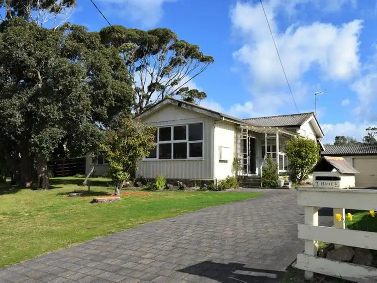 2 Hakea Avenue