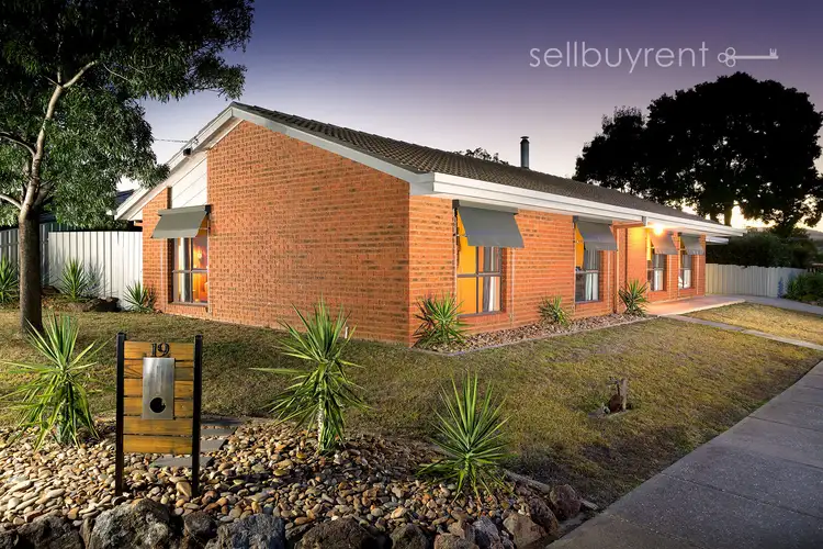 19 SINNETT COURT, Wodonga VIC 3690