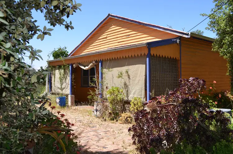 38 Cemetery Road, Glenorchy VIC 3385