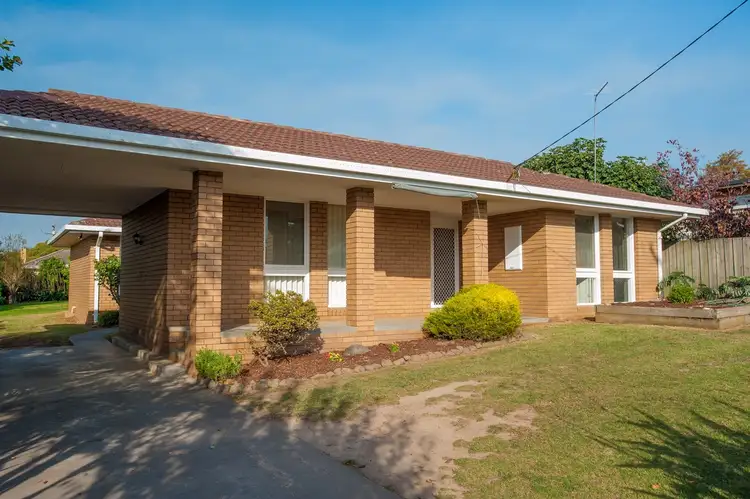 2 Charles Street, Drouin VIC 3818