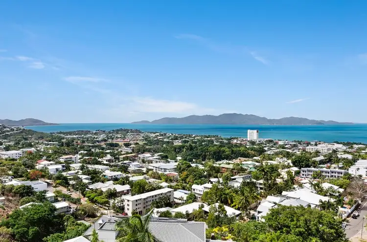 17 Hillside Crescent, Townsville City QLD 4810