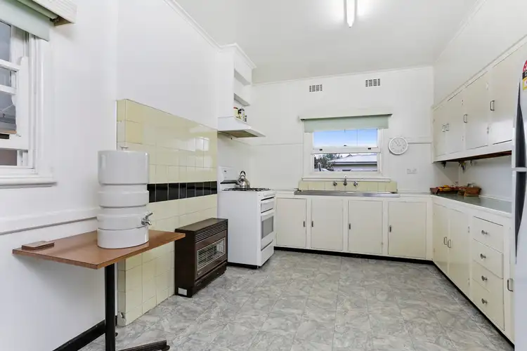 Second view of Homely house listing, 9 Roberts Street, Hamilton VIC 3300