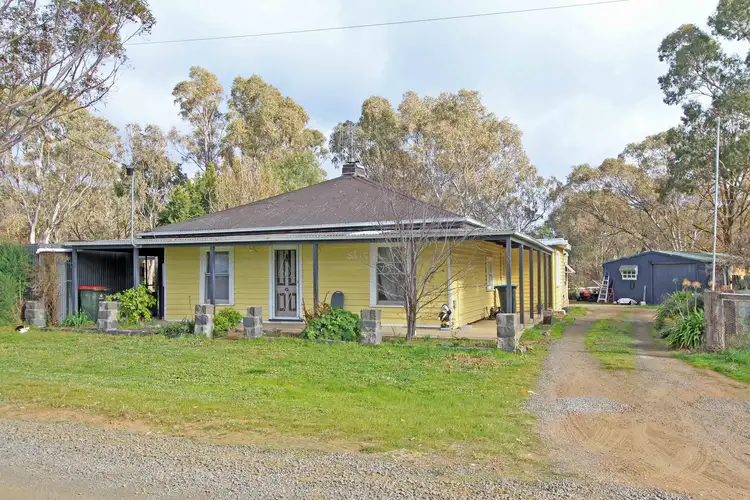 8 Joes Road, Heathcote VIC 3523