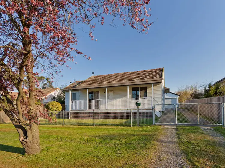 30 Landseer Street, Castlemaine VIC 3450