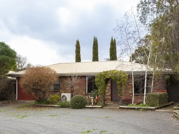 Main view of Homely unit listing, 2/10 Gaulton Street, Castlemaine VIC 3450