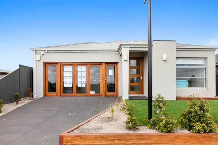 1005 Leakes Rd, Tarneit VIC 3029