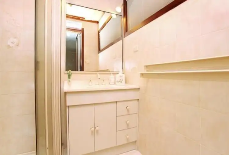 Fifth view of Homely house listing, 2 Chilterns Court, Kealba VIC 3021