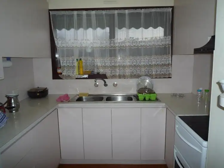 Sixth view of Homely house listing, 5 Halifax Court, St Albans VIC 3021
