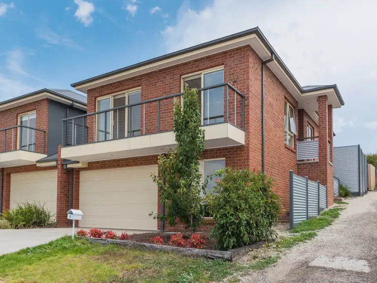 8 Fife Court, Belmont VIC 3216