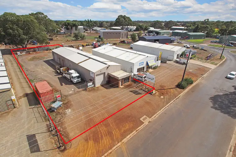 11 Peck Street, Hamilton VIC 3300