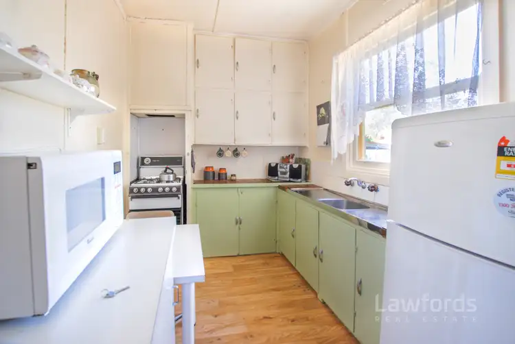 Fifth view of Homely house listing, 18 Waratah Street, White Hills VIC 3550